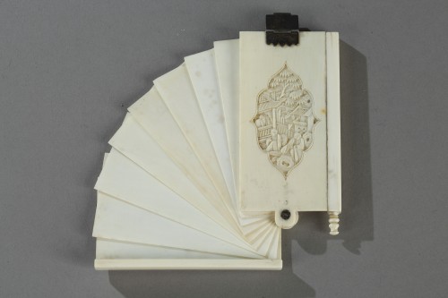 19th century - CHINA : Canton, ivory booklet, second half of 19th century