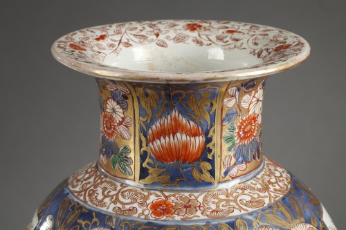 Céramiques, Porcelaines  - Grand vase en porcelaine du Japon Seconde moitié du 17e siècle