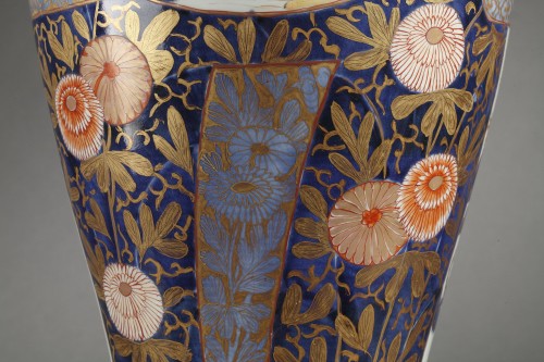 Grand vase en porcelaine du Japon Seconde moitié du 17e siècle - 