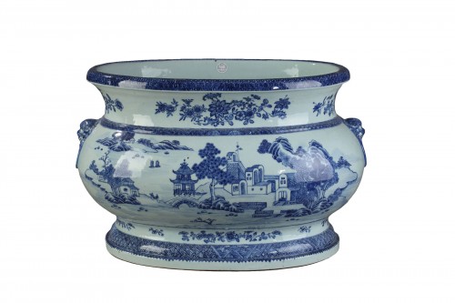 Very large wine cooler, chinese porcelain, Qianlong Period 1736 - 1795