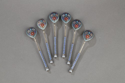 Suite de six cuillères en argent doré et cloisonnées Russie Circa 1889 - 