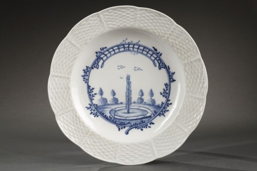 Chantilly - Soft paste porcelain décorated in blue. Circa 1750 - 1760 - Porcelain & Faience Style 