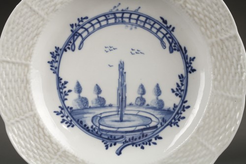 Porcelain & Faience  - Chantilly - Soft paste porcelain décorated in blue. Circa 1750 - 1760