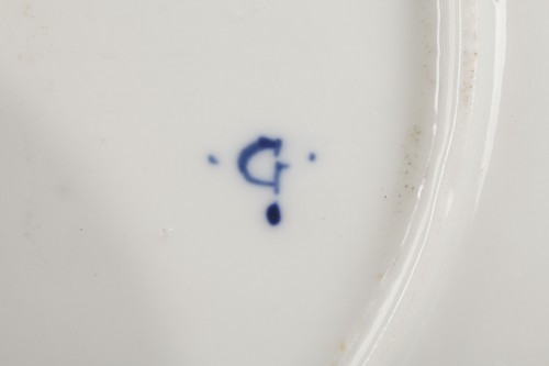 Chantilly - Soft paste porcelain décorated in blue. Circa 1750 - 1760 - 