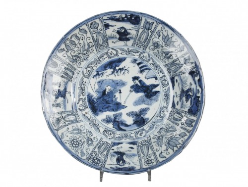 Large Kraak bleu and white dish.  China Wanli period 1573 – 1619