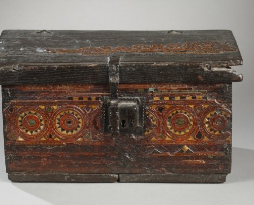 AL-ANDALUS – ESPAGNE : Very rare wooden box. 15th century. - 