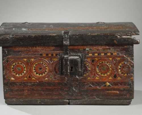 11th to 15th century - AL-ANDALUS – ESPAGNE : Very rare wooden box. 15th century.