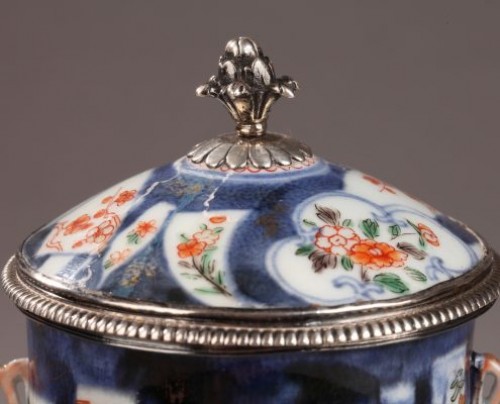 Gobelet couvert, Japon fin 17e siècle à monture argent 18e siècle - Galerie Théorème