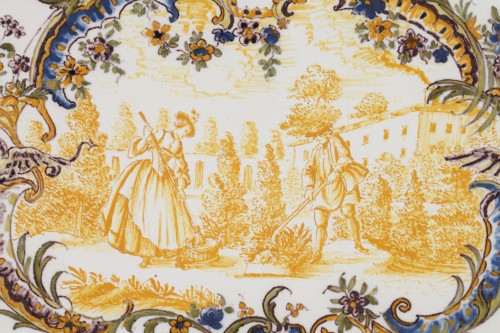 Céramiques, Porcelaines  - Manufacture de J. Fauchier, Marseille - Grand plat ovale vers 1750 - 1760