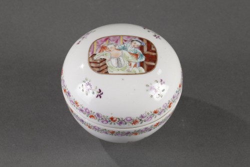 &quot;Soap Box&quot; China end of QIANLONG period, circa 1780 - Asian Works of Art Style 