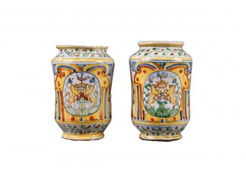 Pair of pills jars, Venice end of 16th century
