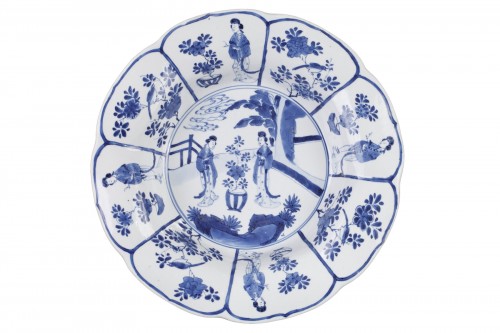 Large blue and white dish Kangxi 1662 - 1722