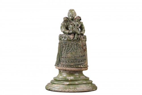 Roof finial depicting Marie de Médicis and her son, Saintoge17th century