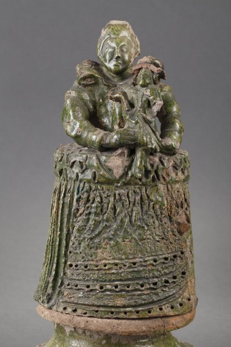 Roof finial depicting Marie de Médicis and her son, Saintoge17th century - 