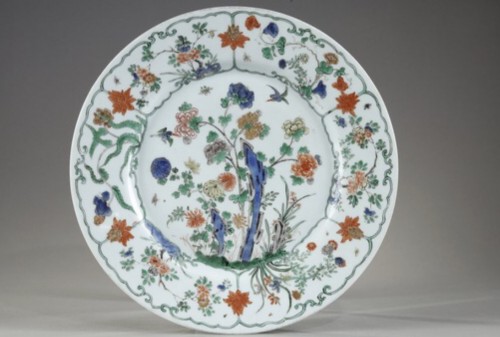 Plat marqué de l'inventaire du "Pavillon Japonais",  Chine Kangxi 1662 - 1722 - Céramiques, Porcelaines Style 