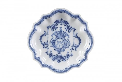 Armorial Dragees dish, Moustiers 18th century