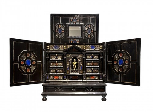Cabinet florentin du XVIIe siècle