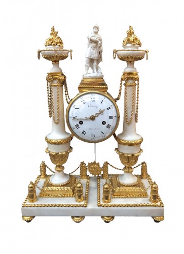 Pendule portique Louis XVI