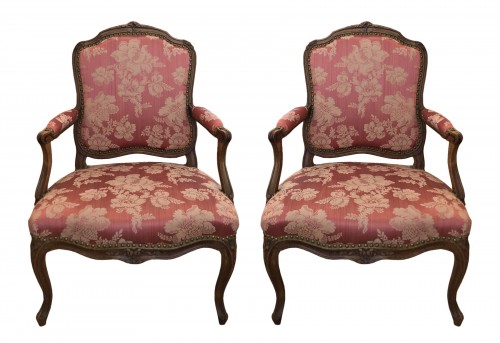 Paire de fauteuils Louis XV estampillé Jean-Baptiste Lelarge