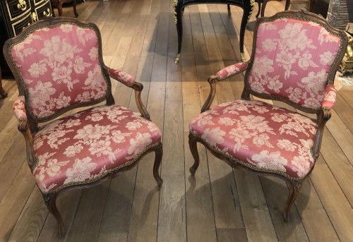 Paire de fauteuils Louis XV estampillé Jean-Baptiste Lelarge - Galerie Theunissen & de Ghellinck