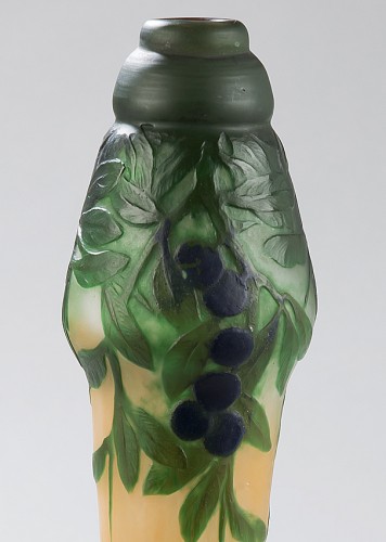 Glass & Crystal  - Vase with sloes - Daum