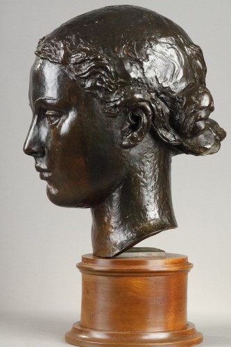 Antiquités - Head of a girl - Paul BELMONDO (1898-1982)