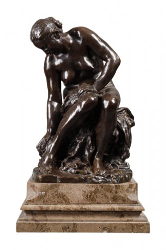 Baigneuse s'essuyant le pied droit - Aimé-Jules DALOU (1838-1902)