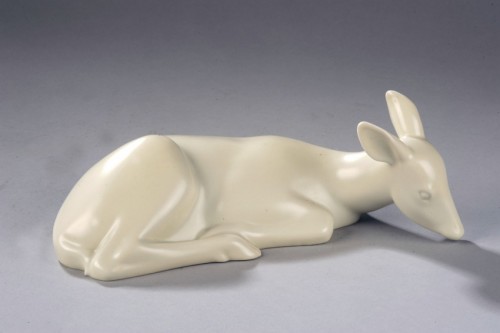 Sculpture  - Biche couchée, tête baissée - Armand PETERSEN (1891-1969)