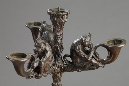 Luminaires Bougeoirs et Chandeliers - Paire de candélabres aux singes - Christophe FRATIN (1801-1864)