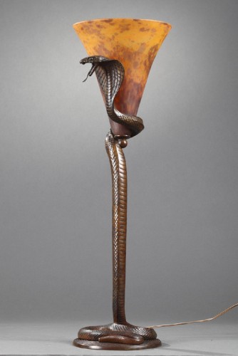 Rare Lampe "Cobra" - Edgar BRANDT (1880-1960) et DAUM - Luminaires Style Art Déco