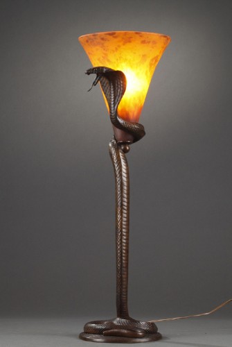 Luminaires Lampe - Rare Lampe "Cobra" - Edgar BRANDT (1880-1960) et DAUM