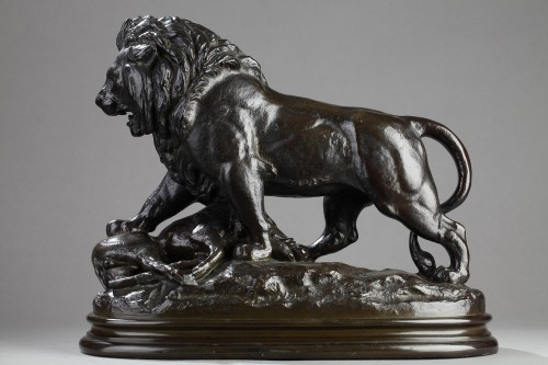 Lion terrassant un sanglier - Antoine-Louis BARYE (1796-1875) - Sculpture Style Napoléon III