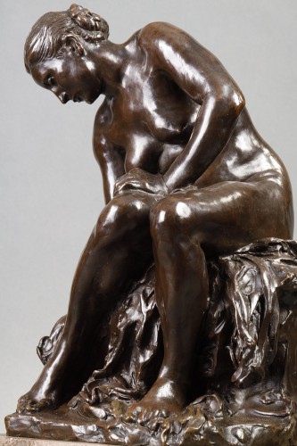 Antiquités - Baigneuse s'essuyant le pied droit - Aimé-Jules DALOU (1838-1902)