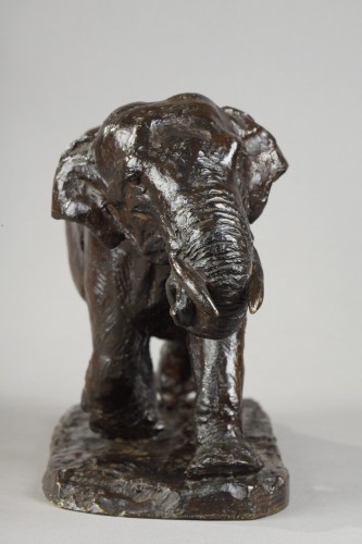 Eléphant courant trompe enroulée - Roger Godchaux (1878-1958) - Sculpture Style Art Déco