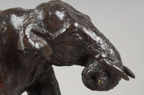 Eléphant courant trompe enroulée - Roger Godchaux (1878-1958) - Art Déco