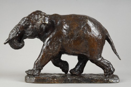 Antiquités - Eléphant courant trompe enroulée - Roger Godchaux (1878-1958)