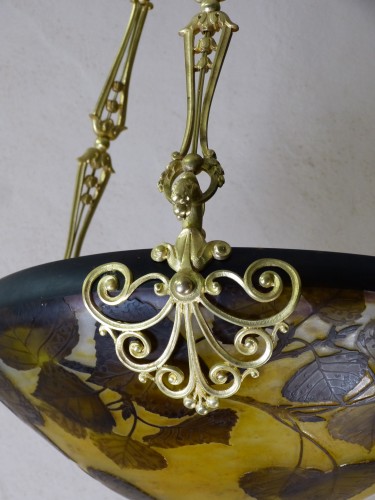 XXe siècle - Daum - Lustre plafonnier vasque Art nouveau gravé peuplier