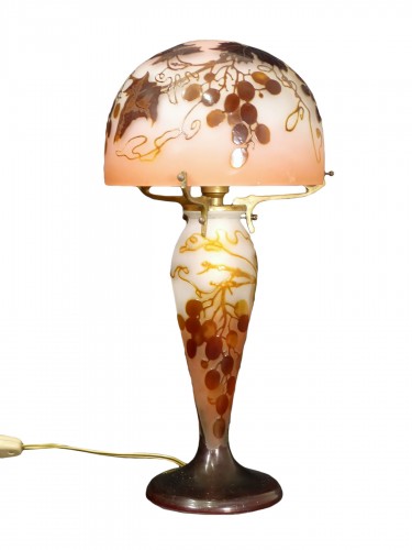 Emile Gallé - Mushroom lamp with virgin vine motif, Art Nouveau