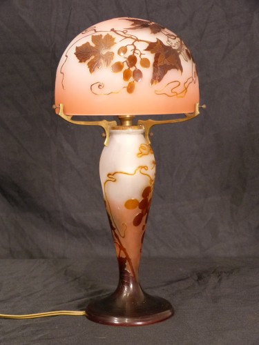 Lighting  - Emile Gallé - Art Nouveau Mushroom lamp with virgin vine motif