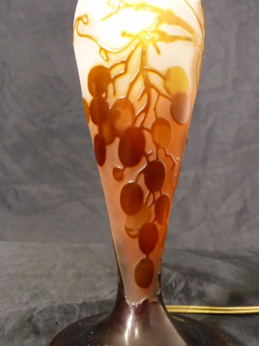 Antiquités - Emile Gallé - Art Nouveau Mushroom lamp with virgin vine motif