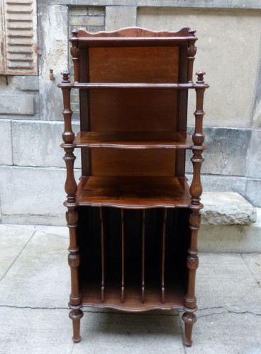 Emile Gallé, étagère casier à partitions Art nouveau - Mobilier Style Art nouveau