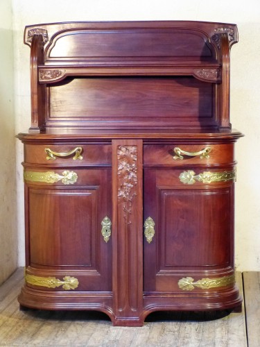 Mobilier Buffet - Louis Majorelle - Desserte Art nouveau en acajou ,décor "La vigne"