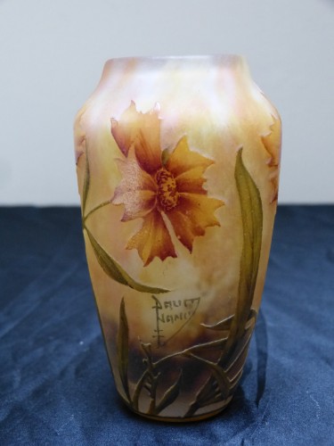 Daum Nancy - Aux Marguerites engraved and enamelled vase - 