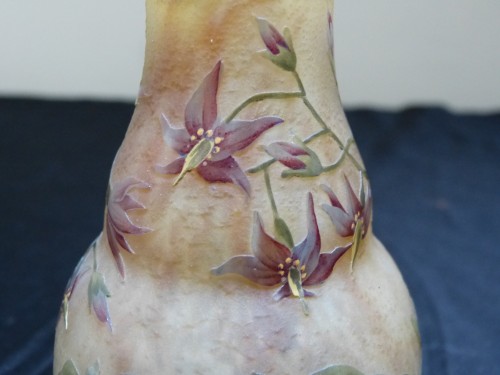Art nouveau - Daum Nancy - Vase aux fleurs Verre gravé et émaillé sur fond givré Art Nouveau