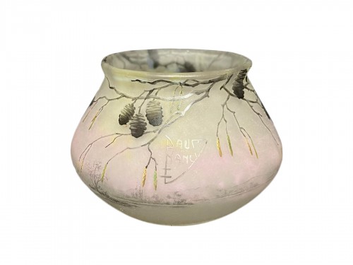 Daum - Vase en verre gravé et émaillé décor Aulne 