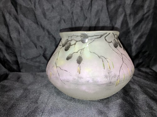 Daum - Engraved and enamelled glass vase, Aulne décor  - 