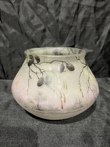 Antiquités - Daum - Engraved and enamelled glass vase, Aulne décor 