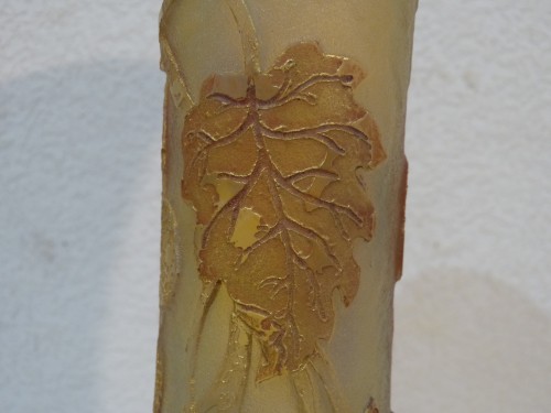 Daum, vase Art nouveau au platane en verre gravé opalescent - Art nouveau