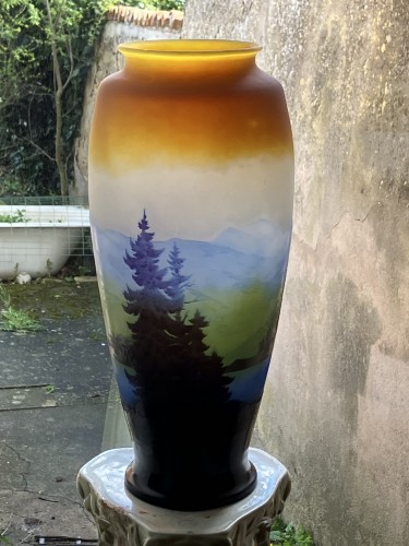 XXe siècle - Gallé - Grand vase paysage vosgien ligne bleue des Vosges