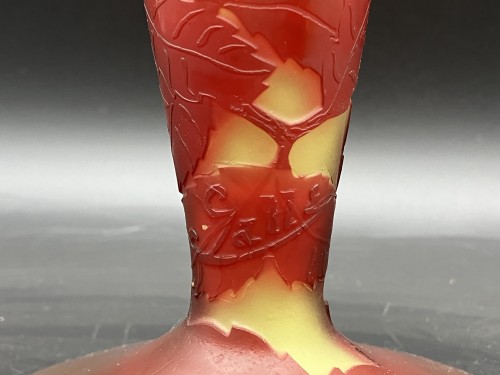 Émile Gallé - Lampe champignon art nouveau décor roses trémières Rouge et Jaune - Verrerie, Cristallerie Style Art nouveau